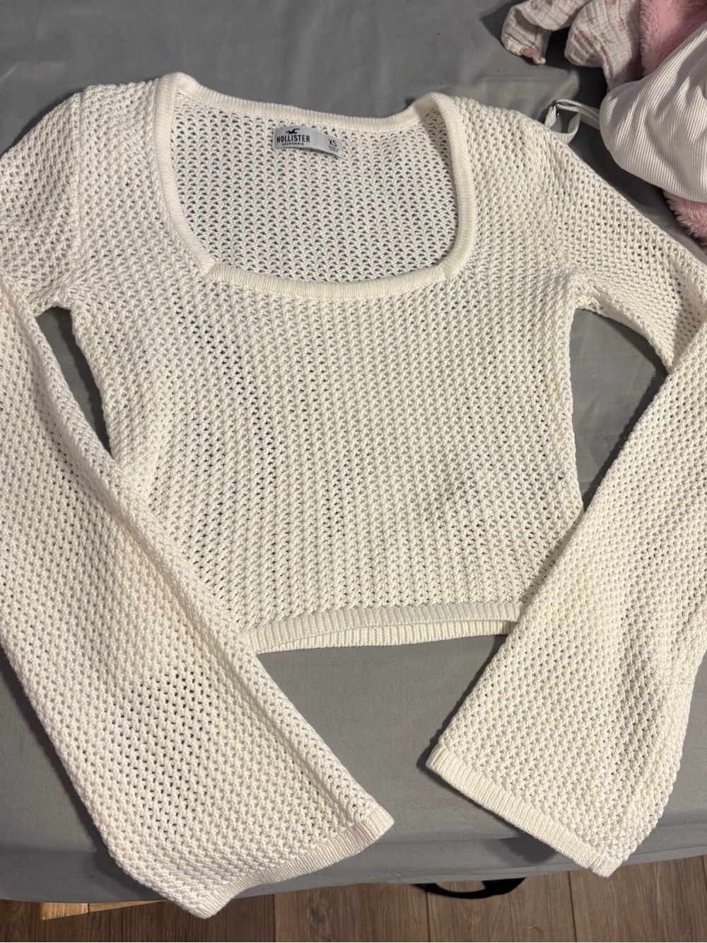 Hollister Women's White Open-Knit Scoop Neck Sweater